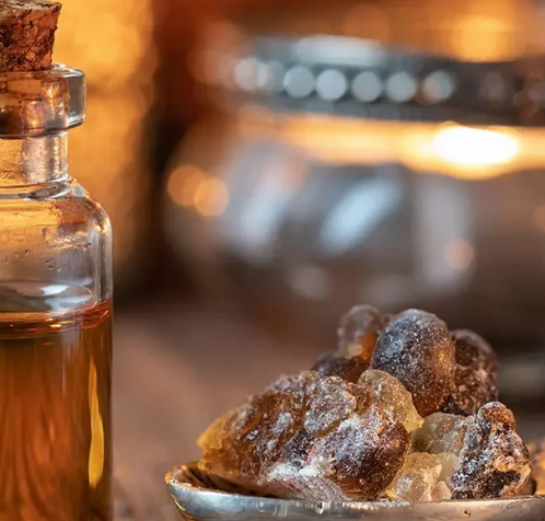 Frankincense and myrrh oil 30ml - with castor, grape seed, CBD oil - Antibacterial and Antifungal, promoting skin healing, anti-inflammatory, generation of new cells and aid in skin repair.